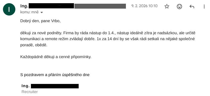 Fáze defenzivy: Z nereálného termínu se stává 'nadsázka' a do podpisu náhle přibývá titul Ing. jako nástroj k obnovení autority.